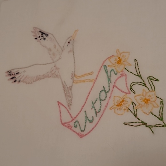 Vintage Hand Stitched Utah State Bird & Flower - Picture 10 of 16